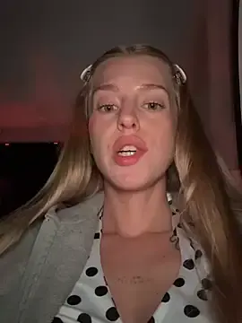 Stripchat Private Sex Chat of kira_mia