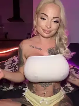 Stripchat Live Porn of shortybig_official
