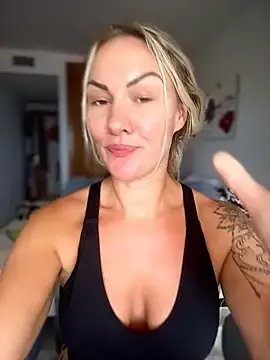 Stripchat Sex Cam of NastyMilf_