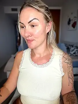 Stripchat Live Sex Cam of NastyMilf_