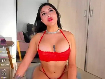 Stripchat Free Porn Cam of hollyprincess_2