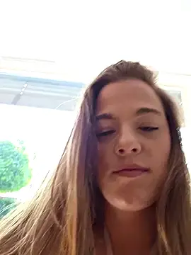 Stripchat Free Porn Cam of Luna_Lynn