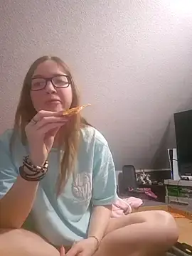 Stripchat Live Sex of Freaky-Doll