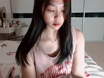 Stripchat Nude Webcam of Miu1_girl