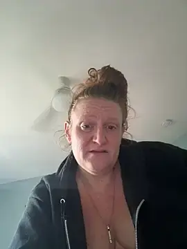 Stripchat Watch Live Sex Cams of Kellilyn10