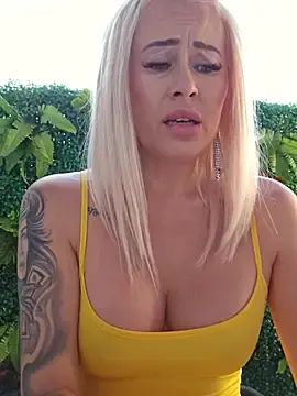 Stripchat Best Webcam of MILFBARBY