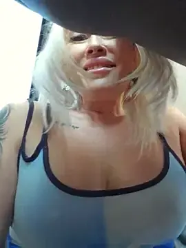 Stripchat Free Live Porn of MILFBARBY