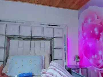 Stripchat Live Sex Cam of mia_peyton