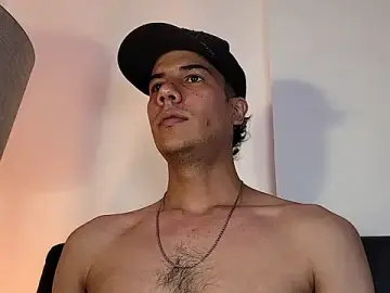 Stripchat Live Sex of Derek_stud_