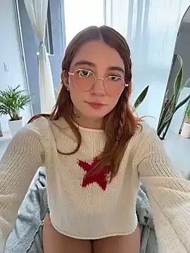 Stripchat Live Sex Cam of Hi_Soyfer