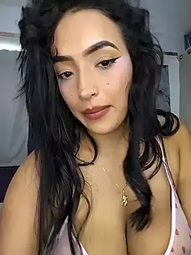 Stripchat Adult Video Chat of SaharQamar