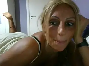 Stripchat Adult Webcam of cari_guerrera