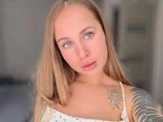 Xlovecam Private Sex Chat of MirckyBlush