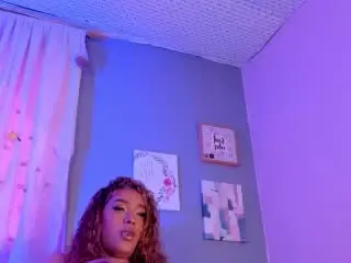 Xlovecam Free Porn Cam of JuliaSacarf