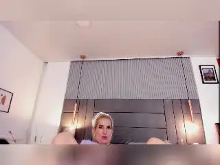 Xlovecam Watch Live Sex Cams of GiuliaAddams