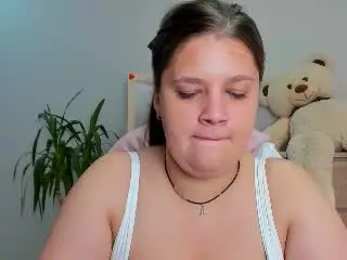 Xlovecam Watch Live Sex Cams of Madrinia