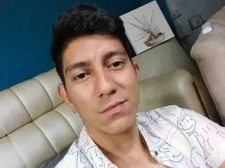 Xlovecam Free Live Porn of SanderNoah
