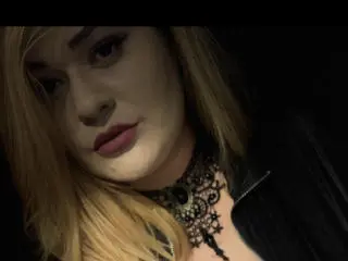 Xlovecam Free Porn Cam of LauraSinnerX
