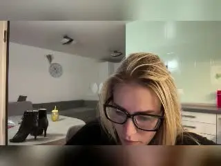 Xlovecam Live Porn of DeloraShanley