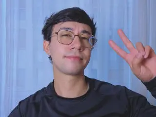 Xlovecam Live Porn of OliverHot69
