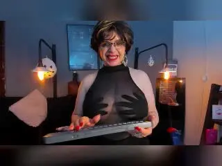 Xlovecam Live Sex Cam of SamantaMature69