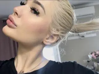 Xlovecam Live Sex Cam of SweetNosha