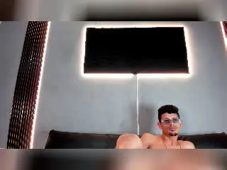Xlovecam Watch Live Sex Cams of SexSauvage69