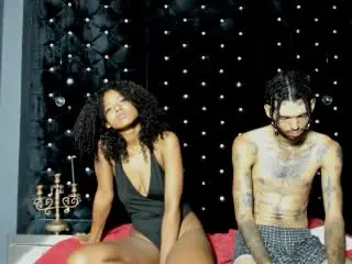 Xlovecam Sex Cam of JeniferandBenn