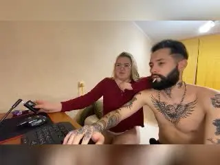Xlovecam Free Live Porn of MikeAndAnna