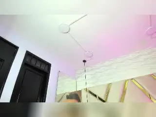 Xlovecam Private Sex Chat of MadisonSmitt