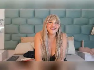 Xlovecam Nude Webcam of MiaMancini