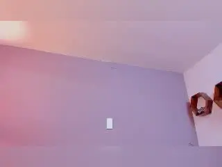 Xlovecam Best Webcam of SaraWestt