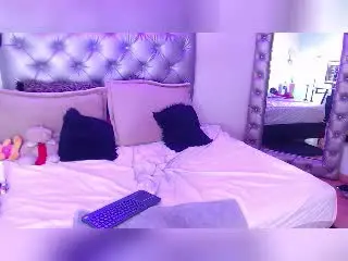 Xlovecam Sex Chat of TarahDustin