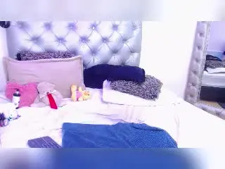Xlovecam Free Live Porn of TarahDustin