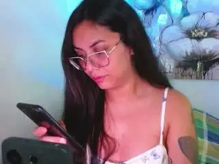 Xlovecam Adult Video Chat of MikeAndLunaa