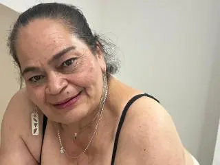 Xlovecam Adult Webcam of QueenMatturex