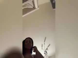 Xlovecam Free Live Porn of AndraD