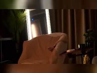 Xlovecam Free Live Porn of BrainyBelle