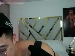 Xlovecam Free Live Porn of DevinHunter