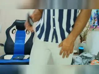Xlovecam Sex Chat of TitanMax