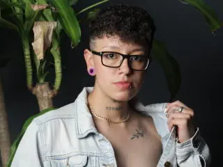 Xlovecam Live Sex Cam of AllexNoa