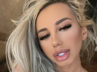 Xlovecam Sex Chat of LisaaKiraa